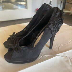Wild Diva Black Satin Ruffle Peep Toe Heels – Size 6.5